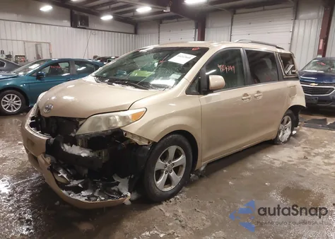 2011 Toyota Sienna Le V6 from USA, damaged, VIN 5TDKK3DCXBS131879